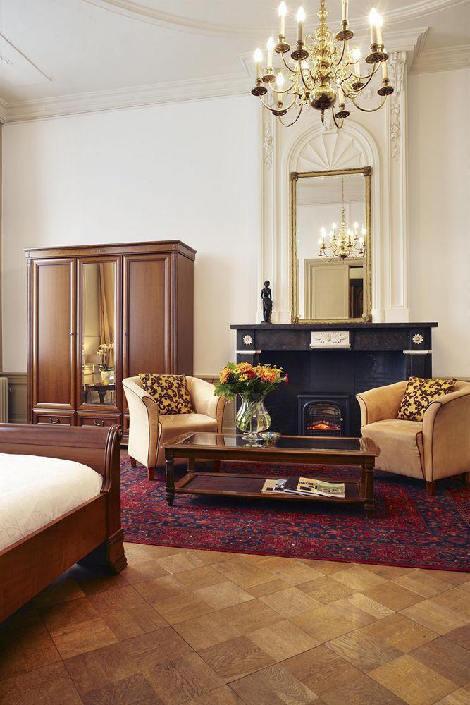 Hotel Aan De Dam Middelburg Bagian luar foto